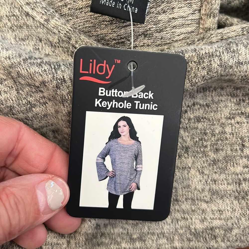 NWT {Lildy}Sz S/M Tan Heather Back Button Keyhole Tunic Top w/Bell Sleeves - Picture 7 of 9